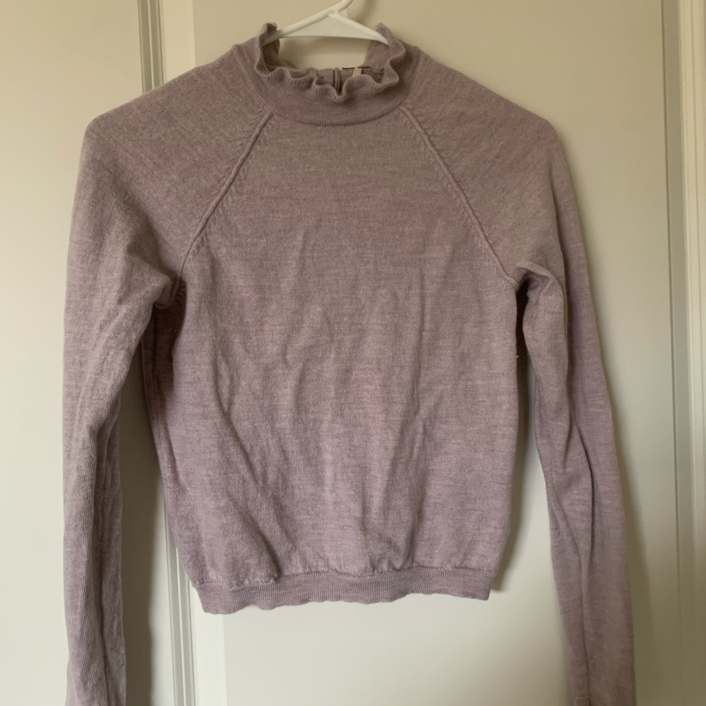 Free People light purple turtle neck